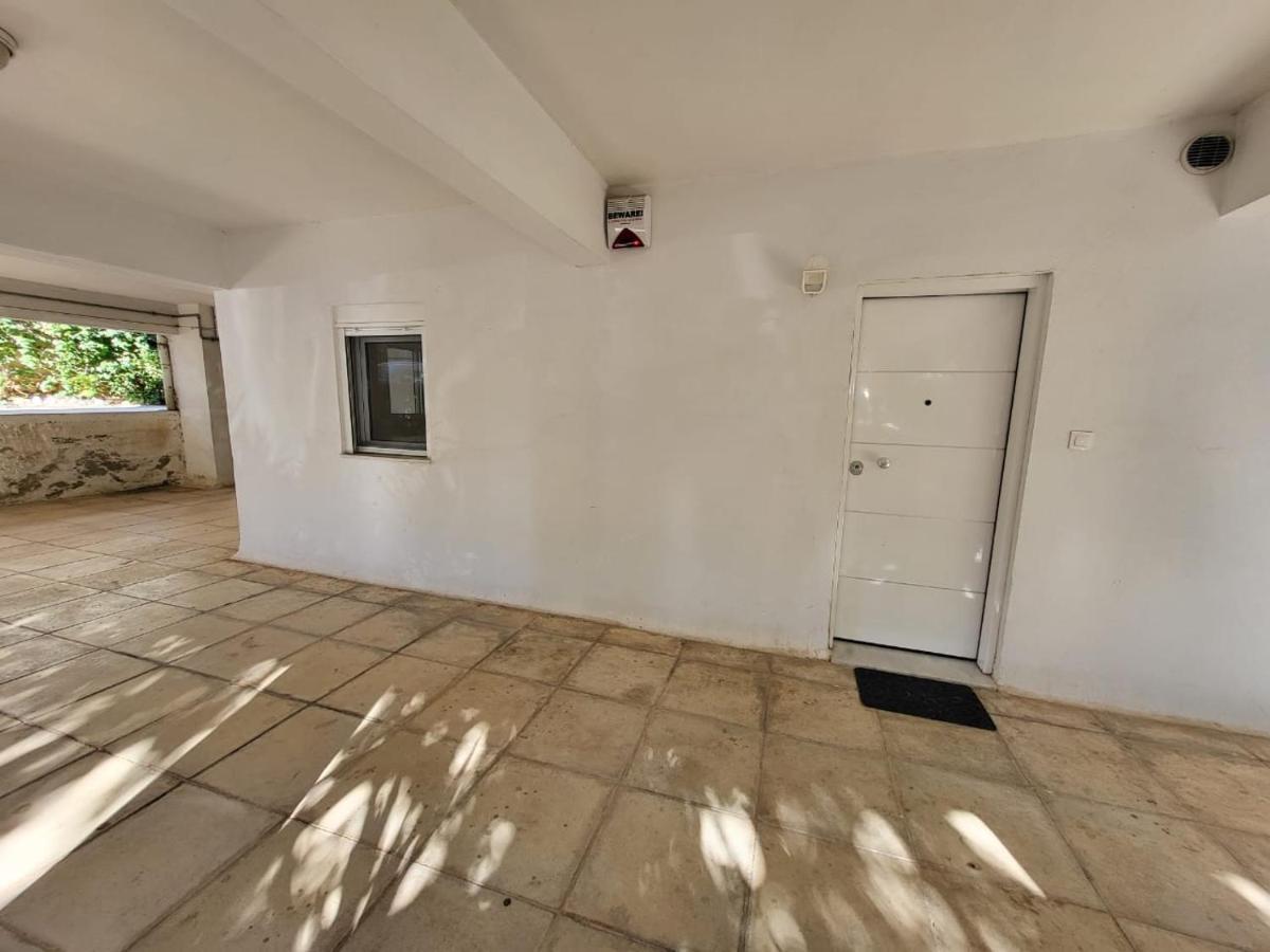 Near The Center Of Glyfada Apartment